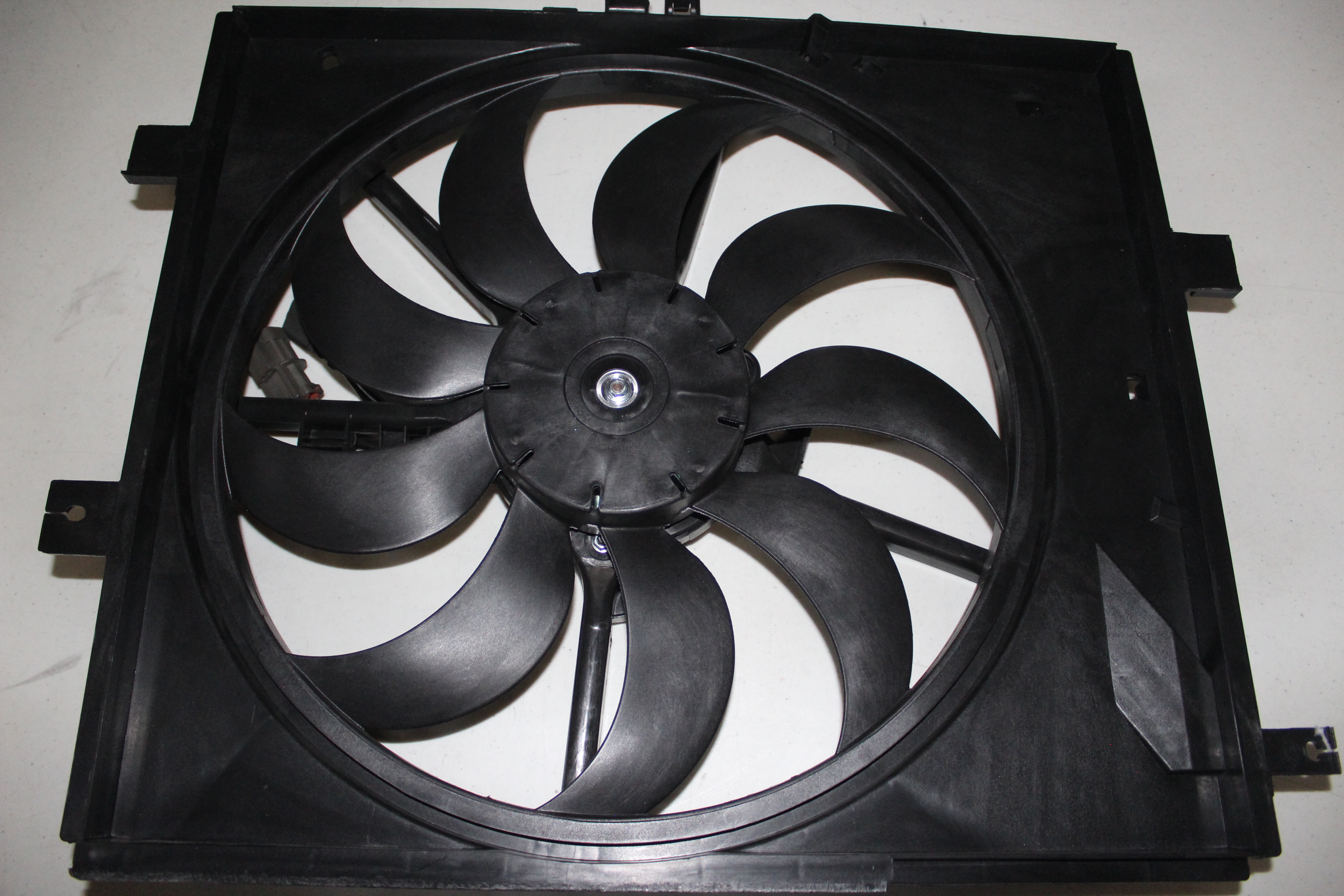 MOTOVENTILADOR MARCH 1.6  2012-2021 VERSA 2012-2019  2 CONECTORES 